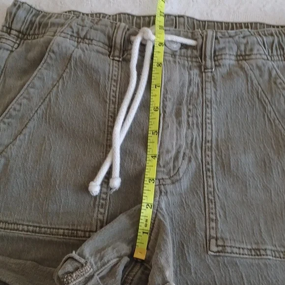 AE Shorts Size 6 - Picture 8 of 10